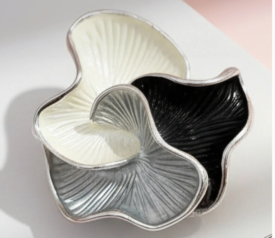 MAGNETIC BROOCH BLACK/GREY RHINESTONES