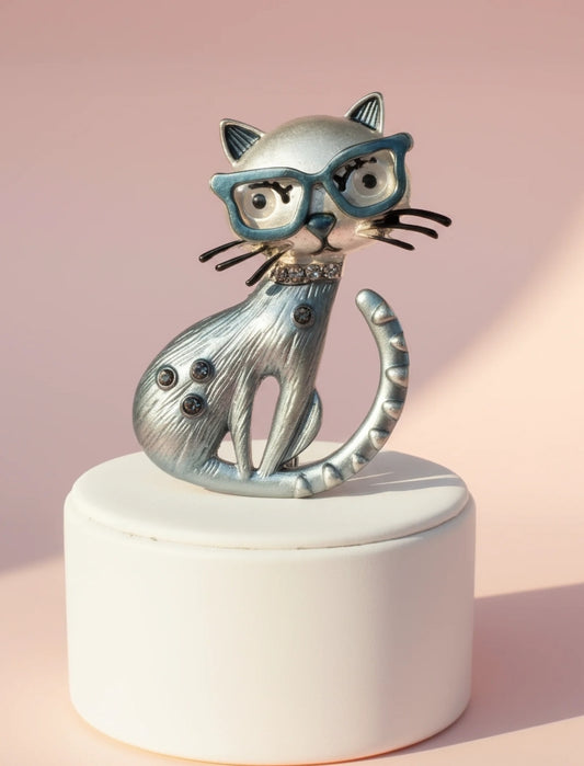 MAGNETIC BROOCH GREY CAT
